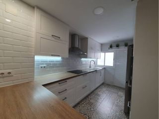Location Appartement  Avenida colón. Alquiler de piso en el centro histórico de badajoz capital