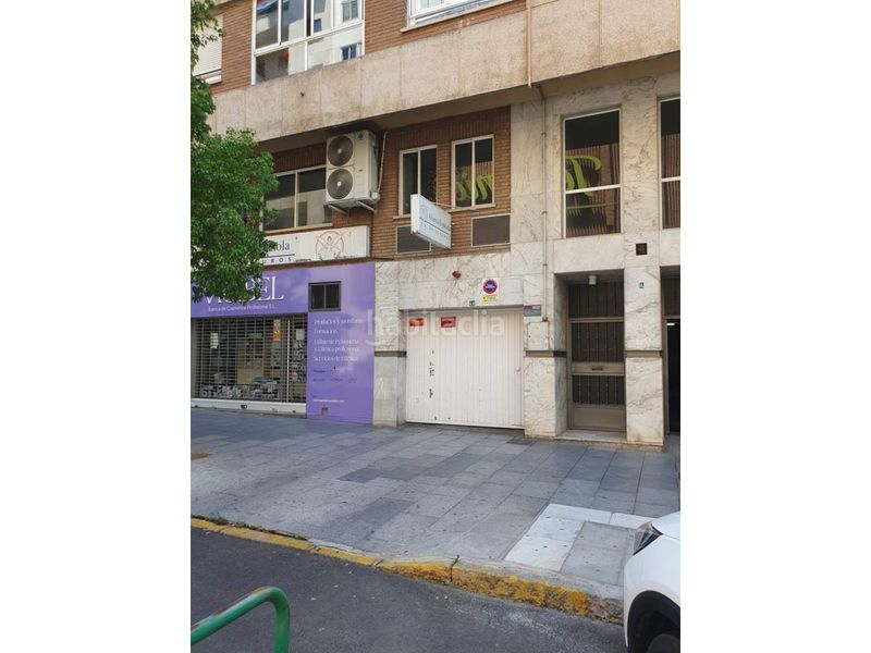 Foto 9116260f-b2a6-4205-94b0-7cadd554185f. Aparcament cotxe a Santa Marina Badajoz
