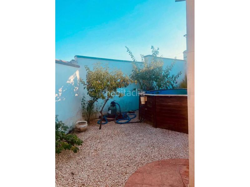 Foto b970c577-d882-4507-a609-41d9f4b38223. Casa adossada amb aparcament piscina a Olivenza