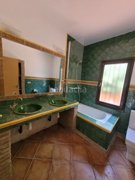 Foto e1b3f355-fac3-4f31-8ce0-2cbdb9dee30a. Casa a Río Real Marbella