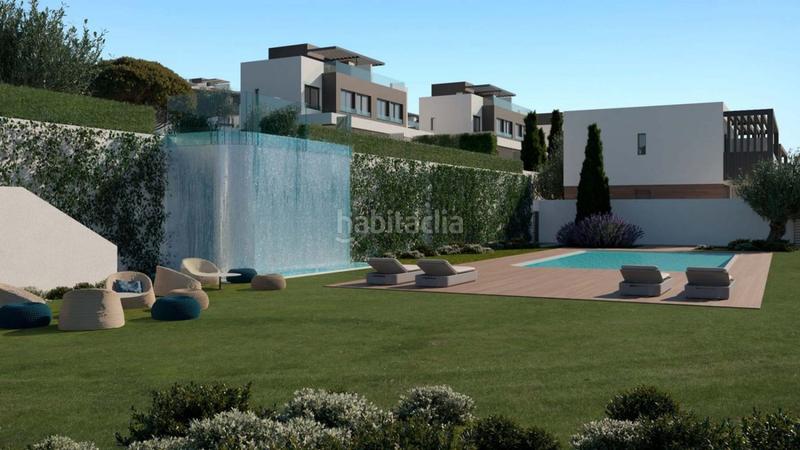 Foto de235b37-763b-4ef7-a1a8-884b1b721906. Casa adossada amb aparcament piscina a Benatalaya Estepona