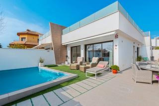 Haus in Pilar de la Horadada Ciudad