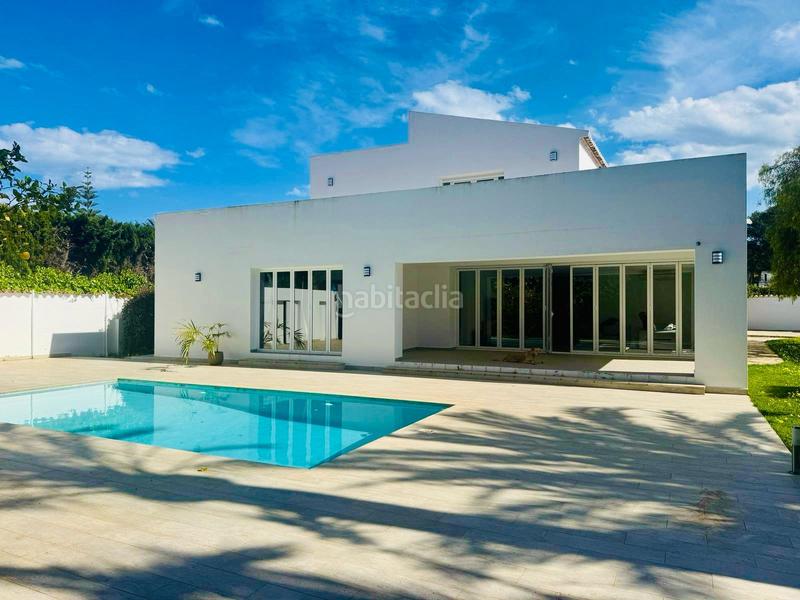 Foto 3a033081-e330-47d3-86ac-ecf08a043d18. Casa amb aparcament a Centro Ciudad Xàbia