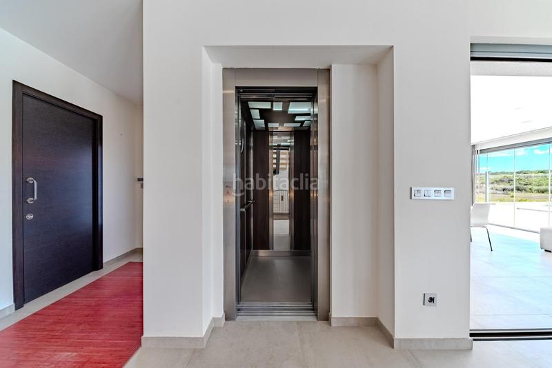 Foto 0f5463a2-b6d6-45e7-be3c-93d05d7ef1ad. Casa en La Marina Elche / Elx