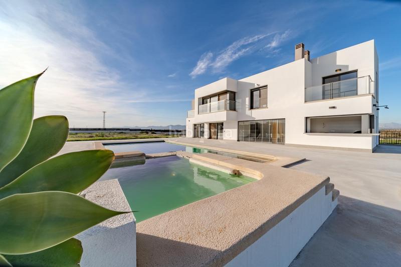 Foto a58862d8-7bd5-4499-80bf-1a56d4a3db79. Casa en La Marina Elche / Elx