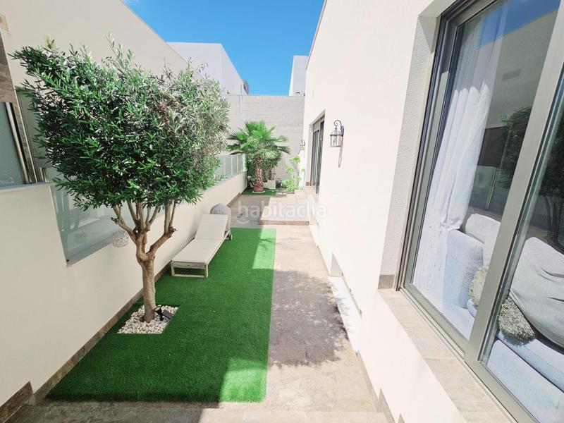 Foto 2937b397-bd15-44d2-8d22-6e8656f1e416. Casa en Los Almendros Orihuela