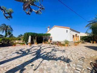 Country house in La Marina