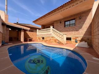 Casa adossada a Redován