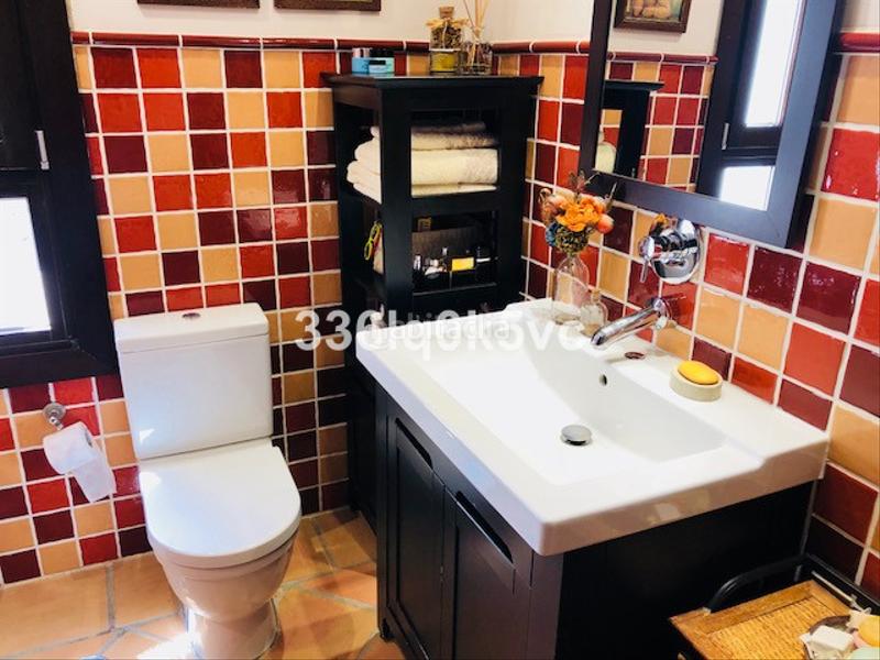 Foto 02008afa-9787-45fd-9990-4235cbbb6411. Casa adosada en Benahavís pueblo Benahavís