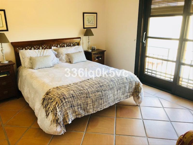 Foto f2a75ef1-1b13-430d-8061-fb7c0bdd1811. Casa adosada en Benahavís pueblo Benahavís
