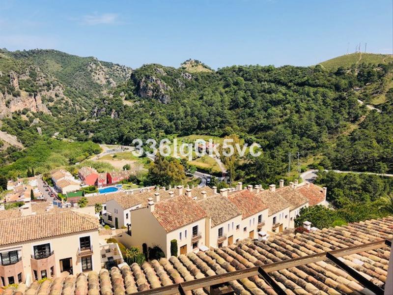 Foto bc98a934-f82f-4cdc-8537-431348ec3b1d. Casa adossada a Benahavís pueblo Benahavís