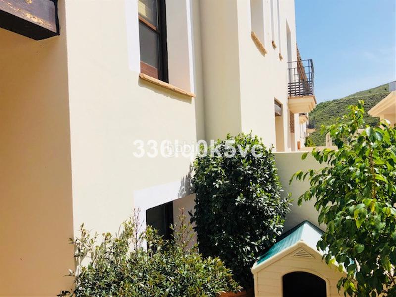 Foto 00743af9-499c-446b-bb4a-158dc7bd118c. Maison jumelée dans Benahavís pueblo Benahavís