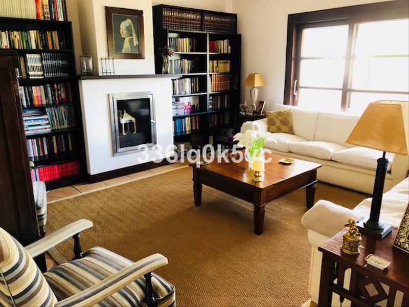 Foto 3d5d8441-f830-4a2a-aa12-6d922f4aaffb. Maison jumelée dans Benahavís pueblo Benahavís