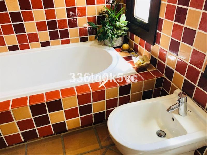 Foto 490318a6-051a-4a74-ba5c-54742643bb8b. Maison jumelée dans Benahavís pueblo Benahavís