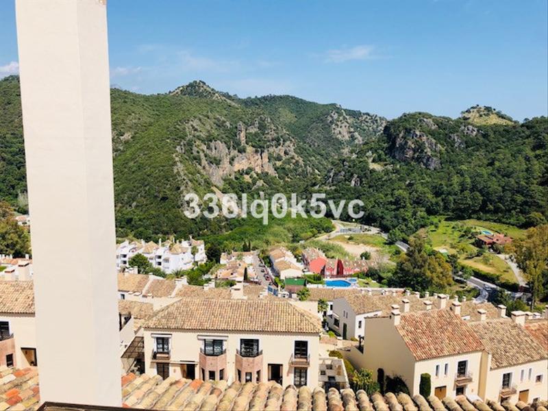 Foto 65cb5cfb-4f98-417b-847c-d235b4bad4f4. Maison jumelée dans Benahavís pueblo Benahavís