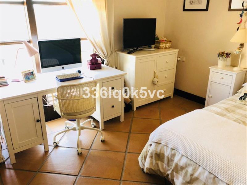 Foto ffbd322d-bd00-4874-a93c-b98eff15ae7e. Maison jumelée dans Benahavís pueblo Benahavís