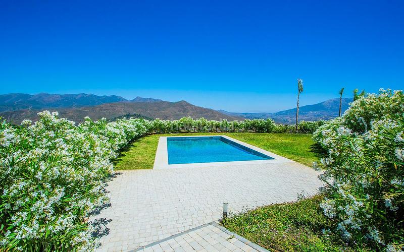 Foto 9c8a8eab-e508-437e-95ac-6cdde236efb3. Haus mit parking in Las Lomas de Río Verde Marbella