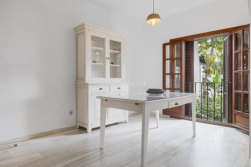 Foto d747077f-adb7-40c4-8f47-e3a6c62df129. Casa adossada a Zona Calvario Estepona