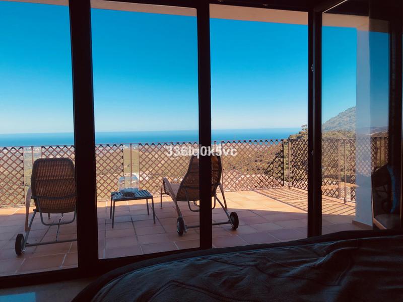 Foto 6f40321f-55ea-4632-a8a4-d7a04f99cc01. House in Benahavís pueblo Benahavís