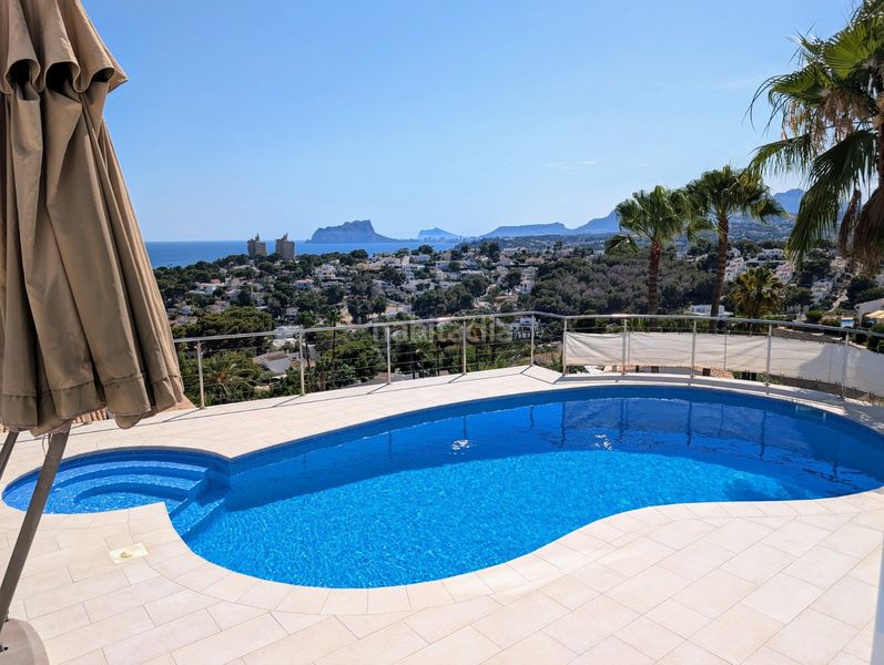 Foto 5f4a8ff8-5987-43b2-8e4a-3e3d2e8e4ba8. Haus mit parking in El Portet-Pla del Mar Moraira