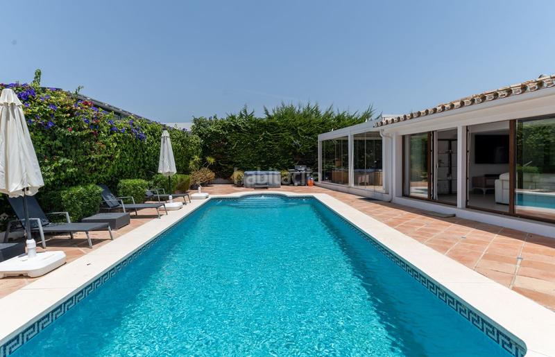 Foto e90310ae-6474-4b43-99f0-ac3ad71174f4. Casa en Guadalmina Alta Marbella