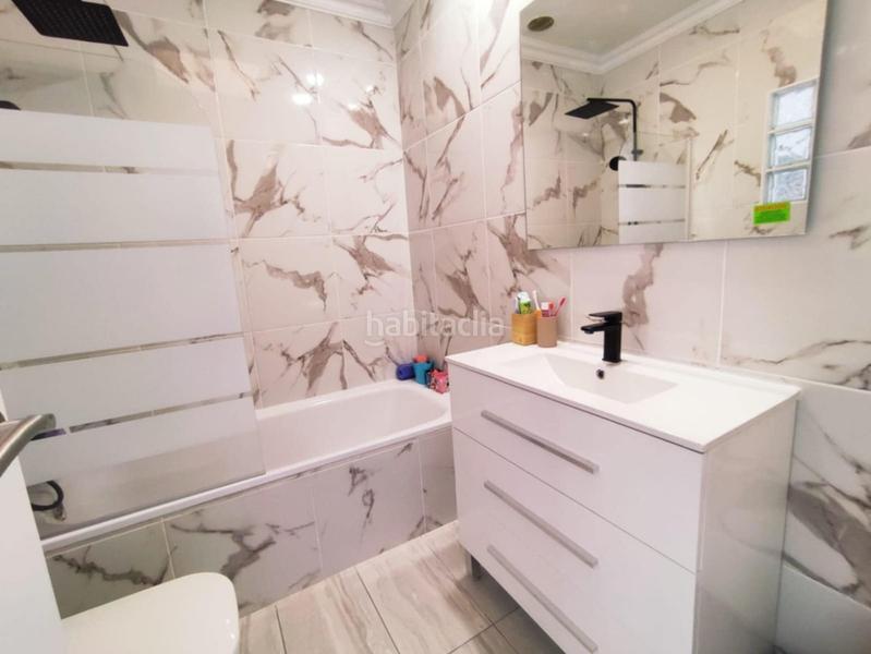 Foto 5721cf08-35e9-4b81-9c3c-8f5b7df62cc6. Casa adossada amb piscina a La Zenia Orihuela