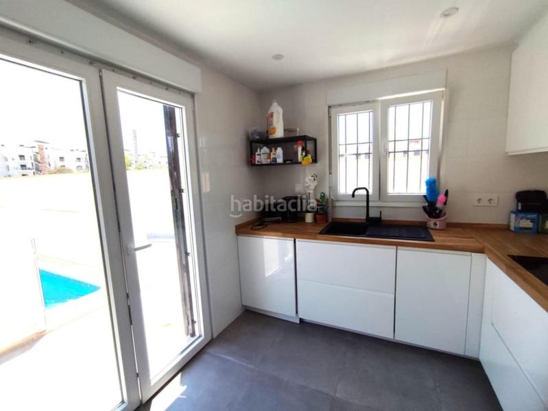 Foto 9fdef840-ceb5-477a-8ee5-773471c474ea. Casa adossada amb piscina a La Zenia Orihuela