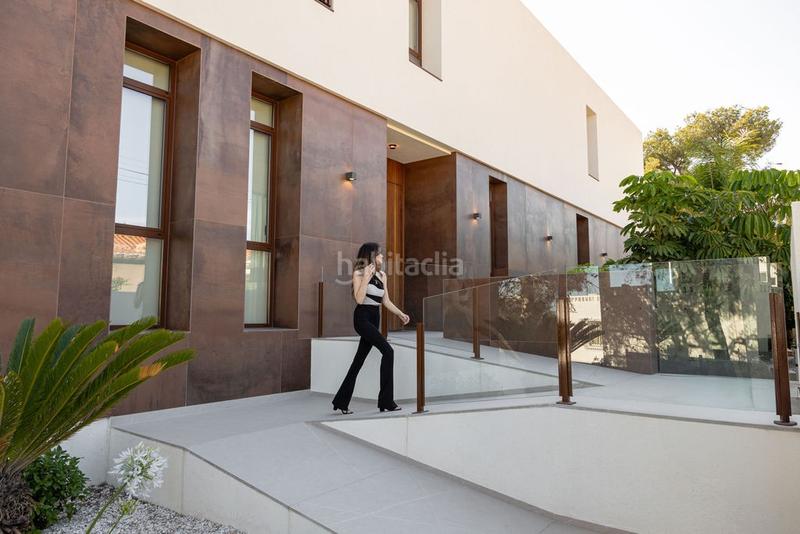 Foto c5b9b92f-3dd2-47b4-9a70-6839557fa86b. Casa con parcheggio in Levante Alto Benidorm