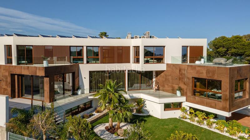 Foto 0883bb35-f89a-451c-a9ad-b750da55bba9. House with parking in Levante Alto Benidorm