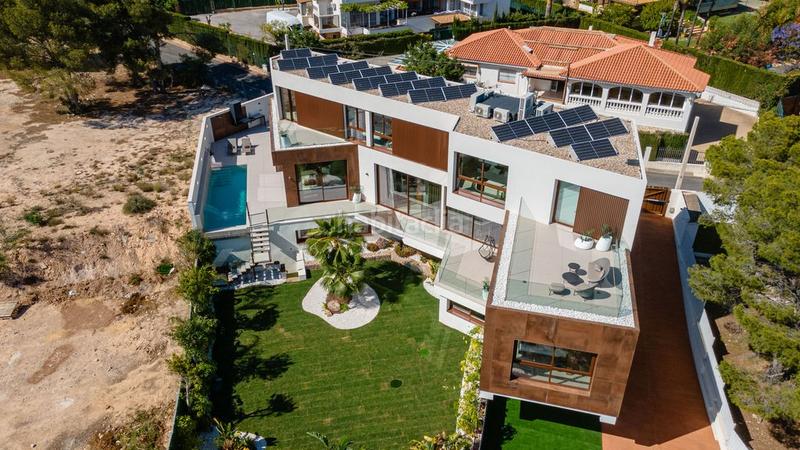 Foto 31cffaec-b810-4715-ac6b-45f40d70f5eb. House with parking in Levante Alto Benidorm