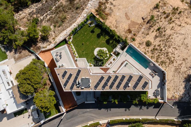 Foto 7d33b02c-883a-484a-93cb-0cf2b01628a4. House with parking in Levante Alto Benidorm