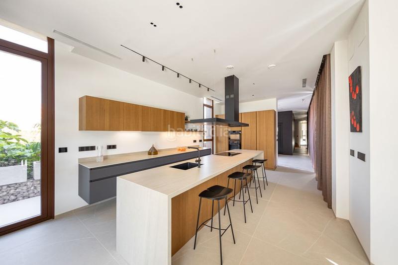 Foto f0776c39-aaca-4fdd-9d6c-09e2213baaa7. House with parking in Levante Alto Benidorm