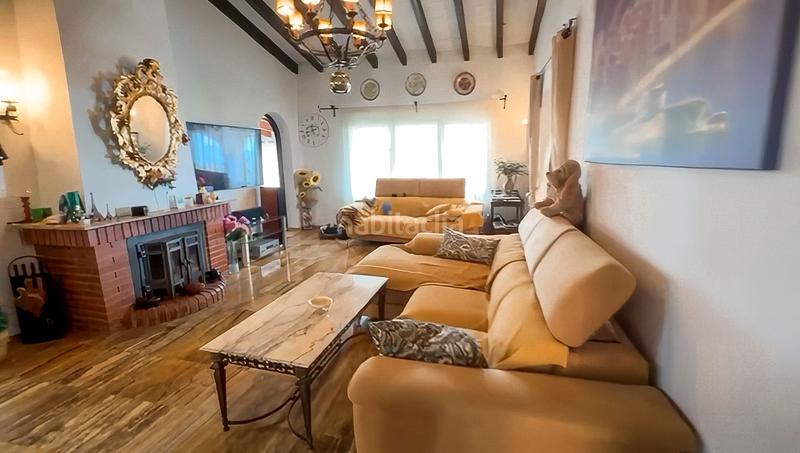 Foto f3381bc7-af3d-4ae3-b8bb-6e7ea2e432a2. Maison dans Canuta Calp