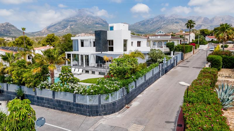 Foto 614e0a56-f7b4-4f2b-b277-4d67d8b77eb2. Haus in Coloma Nucia (la)