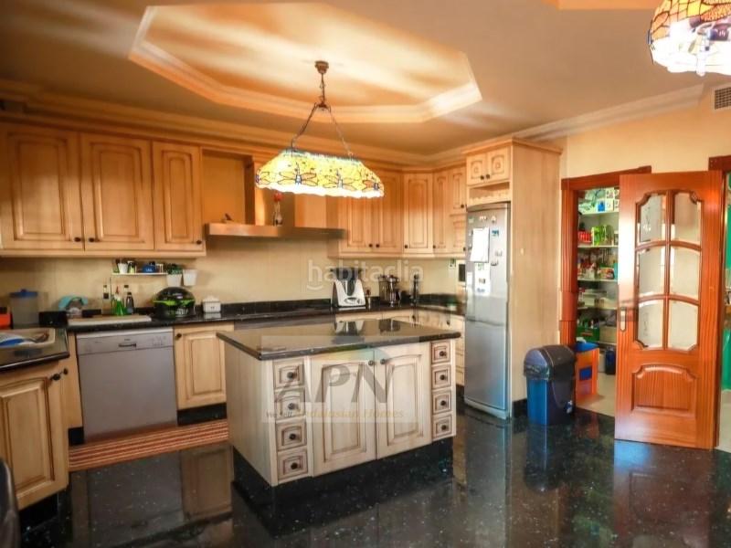 Foto d4ad0479-a5f3-4ee2-b1ab-9ff8e706a43a. Semi detached house in Pizarra