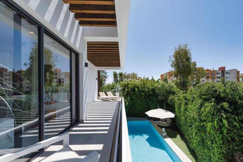 Foto 48e64bf9-7071-4b8c-a2c2-4cd94e41b126. Casa a Zona Calvario Estepona