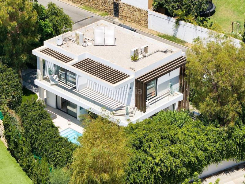 Foto 7b3e4c2a-fd72-41b7-8041-c8a2189268e8. Casa a Zona Calvario Estepona