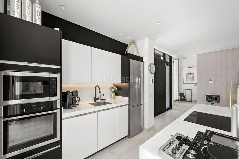 Foto e5f8e886-8408-423f-9abe-112f2a59686f. Casa a Zona Calvario Estepona