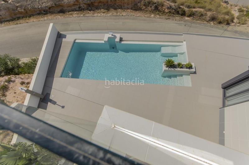 Foto fd87e0ba-628a-4e8c-a2ad-aaaef53b3c1c. Haus mit parking pool in Campoamor Orihuela