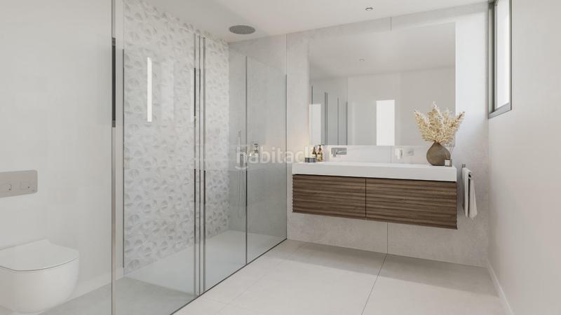 Foto d62707ce-2d43-4d97-a63f-6d954aff7127. Casa amb piscina a bahía de Marbella Marbella