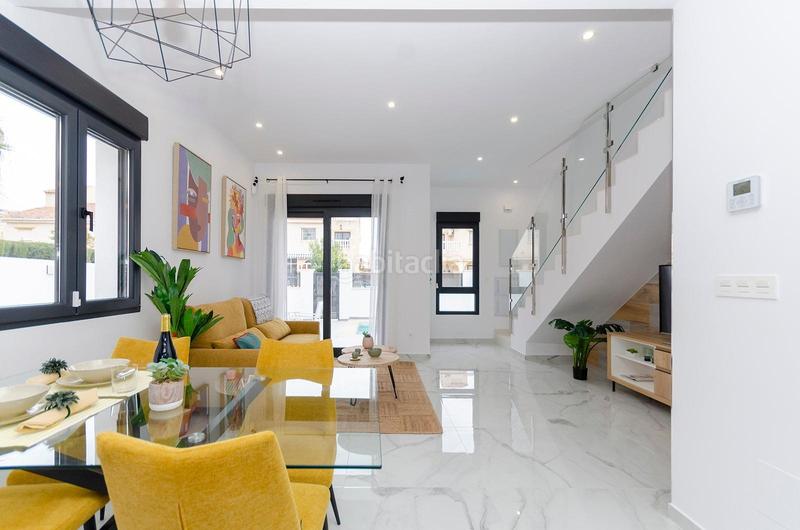 Foto 4e8576c7-7c9b-4496-acb2-44332d8259f5. Casa con parcheggio piscina in Zona Carrefour - Urbanizaciones Torrevieja