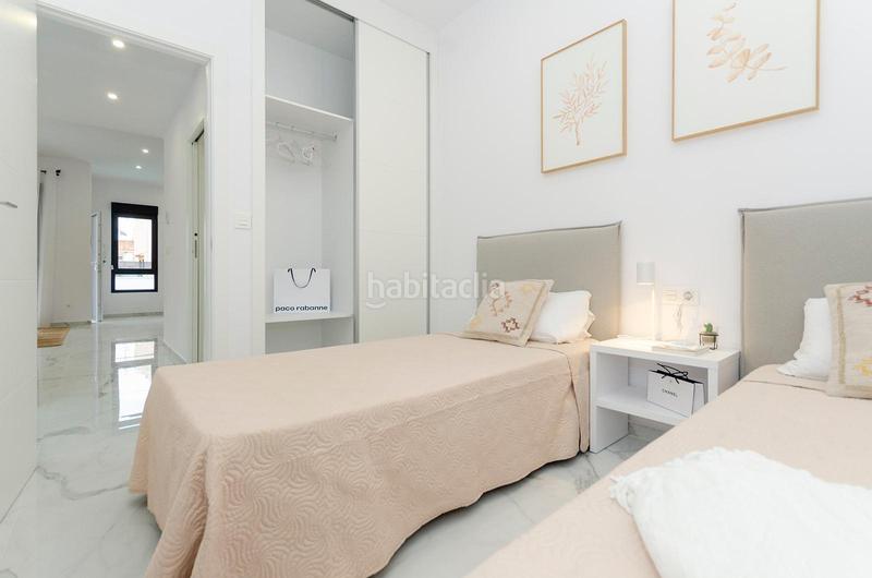 Foto 7776af9a-241b-41c1-b76a-de65c3b91a86. Casa con parcheggio piscina in Zona Carrefour - Urbanizaciones Torrevieja