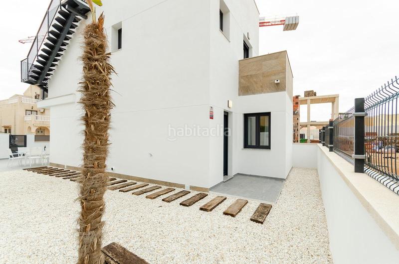 Foto bc73ee1b-8f5c-48b4-8a0d-8e7381d605e4. House with parking pool in Zona Carrefour - Urbanizaciones Torrevieja