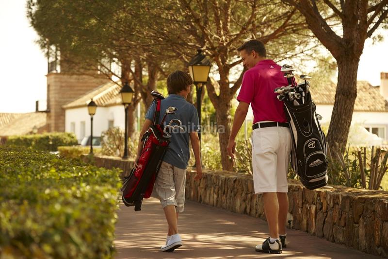 Foto cfaf3487-df3d-4abb-882c-efb913808e34. Reihenhaus mit parking in La Cala Golf - Lagar Martell Mijas