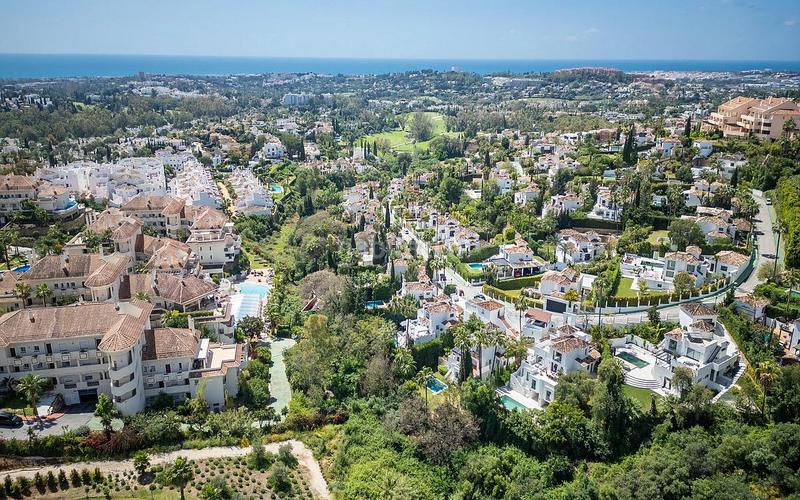 Foto aa0e064e-773e-4df3-814c-0f807ffc549a. Maison avec piscine dans Los Naranjos Marbella