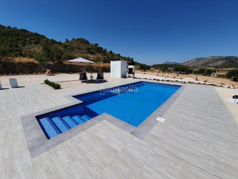 Foto 06a994c2-43d5-4b2d-9249-c4a5c7f0b058. Casa amb aparcament a Abanilla