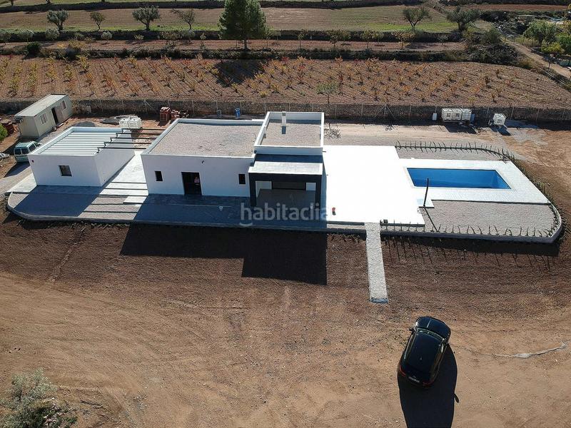 Foto dd9ea246-35e4-4236-bd7d-8f65a71eb142. Casa amb aparcament a Abanilla