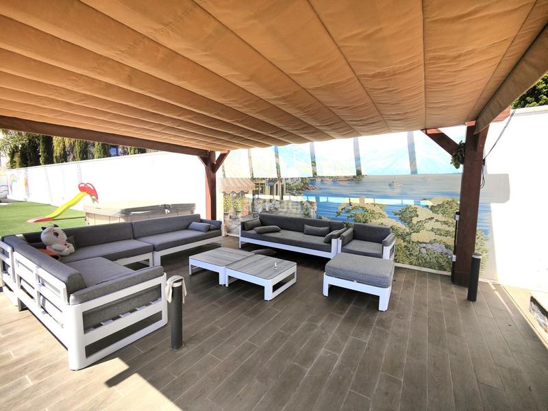 Foto 07ee086e-3925-489c-aae9-0dda035ebeae. Casa con piscina in Cabo Roig Orihuela