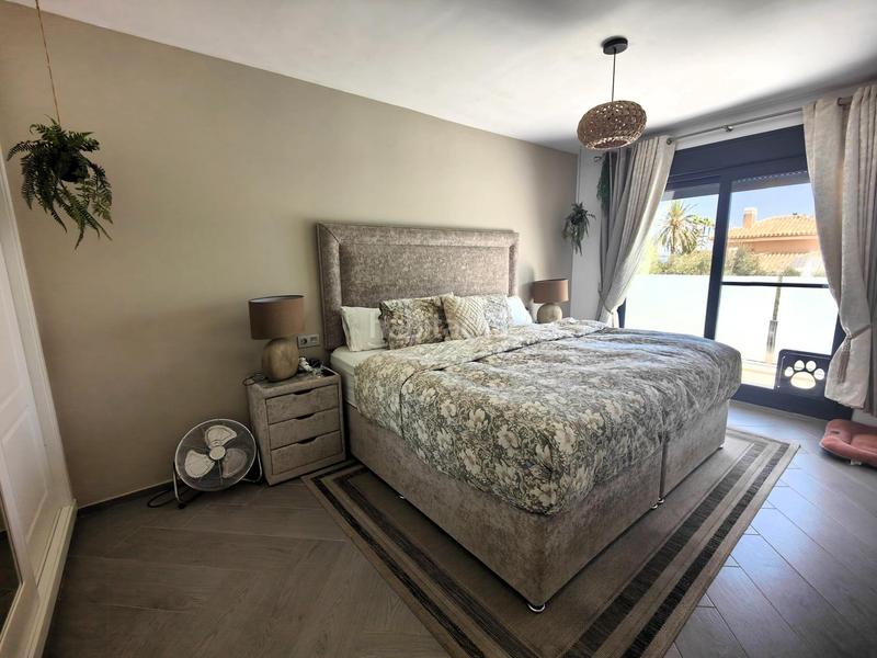 Foto b16ad810-5faa-40de-90ef-e0e609153171. House with pool in Cabo Roig Orihuela