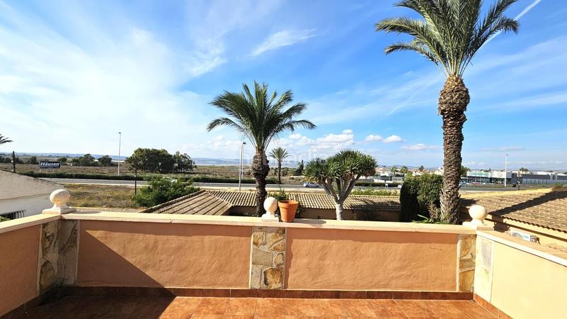 Foto 87ea9259-0519-4b89-963c-a6b508596042. Haus mit pool in Zona Carrefour - Urbanizaciones Torrevieja